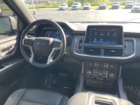 Used 2023 Chevrolet Tahoe Z71 w/ Luxury Package AWD/4WD image 27