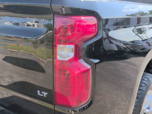 Used 2020 Chevrolet Silverado 1500 LT w/ All-Star Edition AWD/4WD image 11