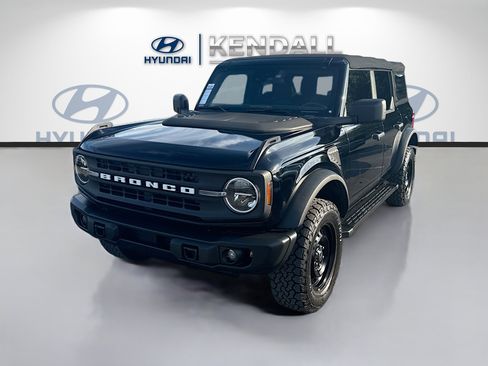 Used 2022 Ford Bronco Black Diamond image 3