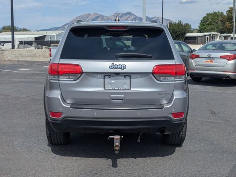 Used 2019 Jeep Grand Cherokee Laredo w/ Laredo X Package RWD image 6