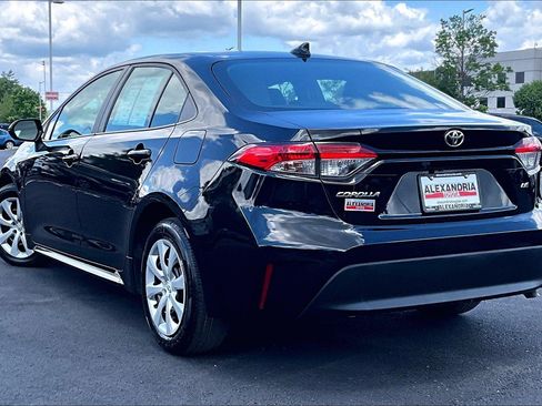 Used 2024 Toyota Corolla LE FWD image 11
