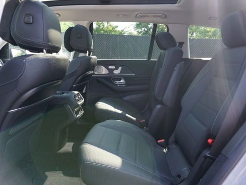 New 2026 Mercedes-Benz GLS 450 4MATIC image 34