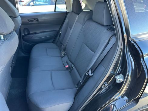 Used 2025 Toyota Corolla Cross LE image 37