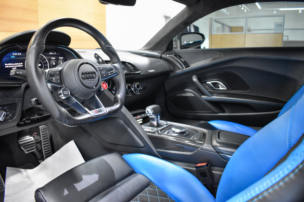 Used 2018 Audi R8 V10 w/ Carbon Exterior Package AWD/4WD image 17