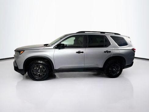 Used 2025 Honda Pilot TrailSport image 8