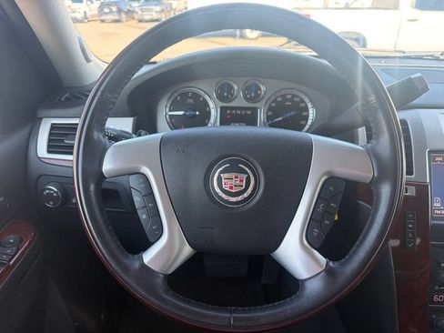 Certified 2014 Cadillac Escalade Premium AWD/4WD image 9