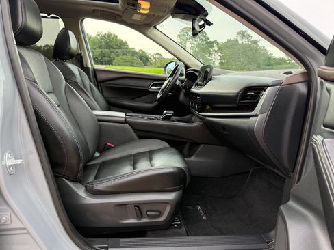 Used 2021 Nissan Rogue SL w/ Premium Package FWD image 16