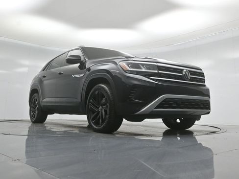 Used 2023 Volkswagen Atlas Cross Sport SE w/ Black Wheel Package AWD/4WD image 43