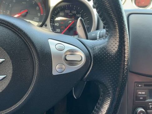 Used 2020 Nissan 370Z Coupe RWD image 11