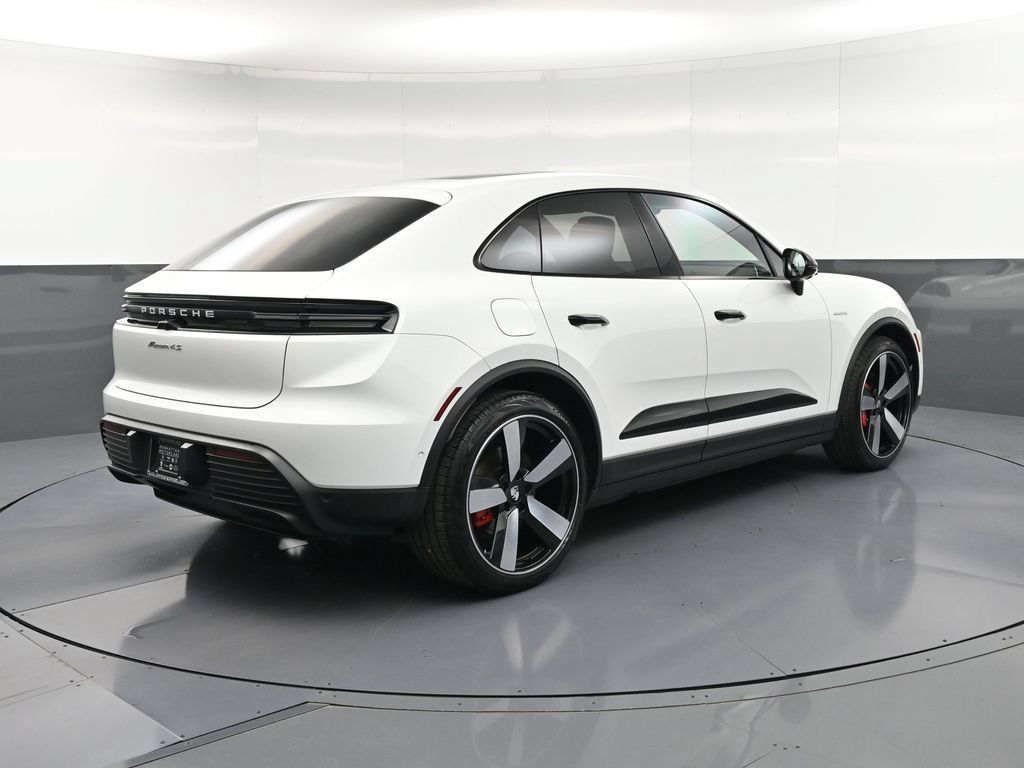 Certified 2025 Porsche Macan 4S Electric AWD/4WD image 8