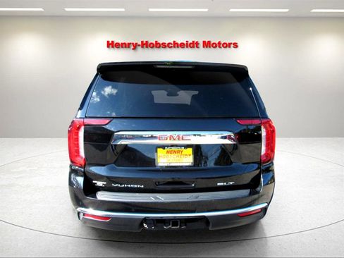 Used 2023 GMC Yukon SLT image 3