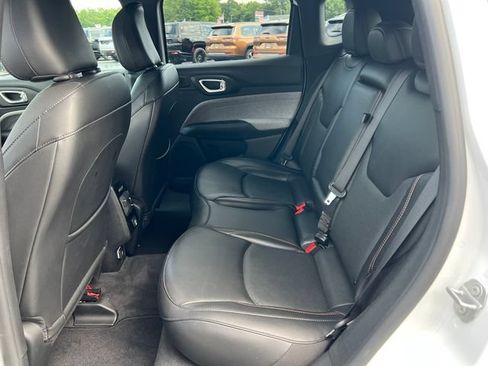 Used 2023 Jeep Compass Latitude w/ Sun and Sound Group AWD/4WD image 5