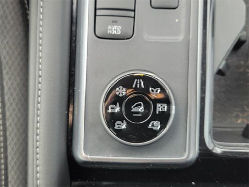 Used 2024 Nissan Pathfinder SV image 27