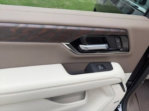 New 2026 GMC Yukon XL Denali AWD/4WD image 12