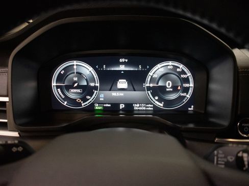 Used 2024 Mitsubishi Outlander 4WD Plug-In Hybrid image 13