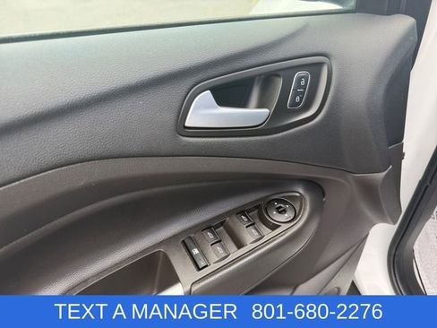 Used 2018 Ford Escape SE FWD image 11