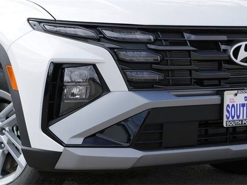 Used 2026 Hyundai Tucson SE image 3