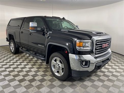 Used 2018 GMC Sierra 2500 SLE w/ SLE Preferred Package image 24