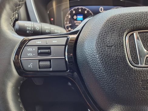 Used 2025 Honda Pilot Elite image 15