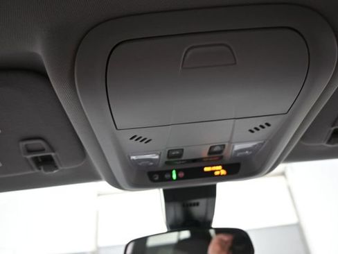 Used 2023 Chevrolet Equinox LT image 12