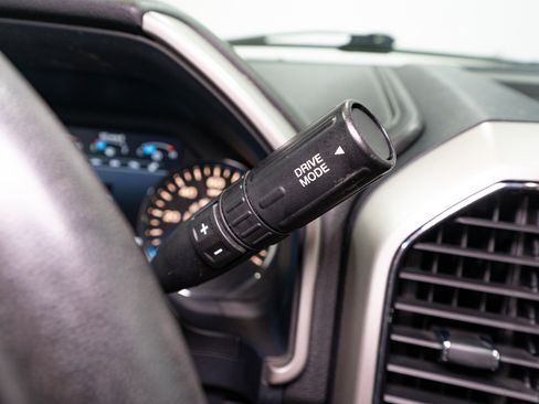 Used 2018 Ford F150 Lariat AWD/4WD image 29