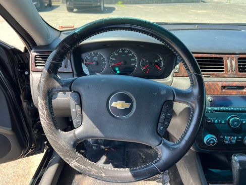 Used 2014 Chevrolet Impala LT w/ LT Sunroof Package image 13