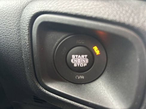 Used 2024 Jeep Gladiator Sport image 27