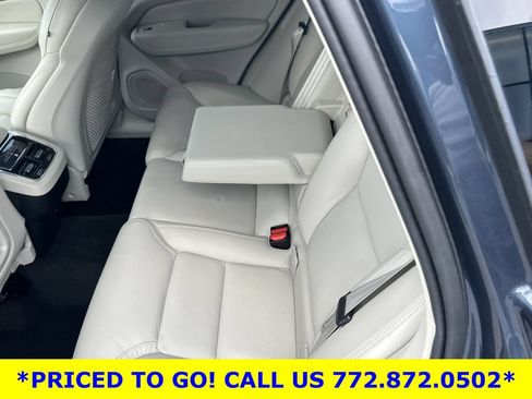 Used 2024 Volvo XC60 B5 Ultimate AWD/4WD image 13
