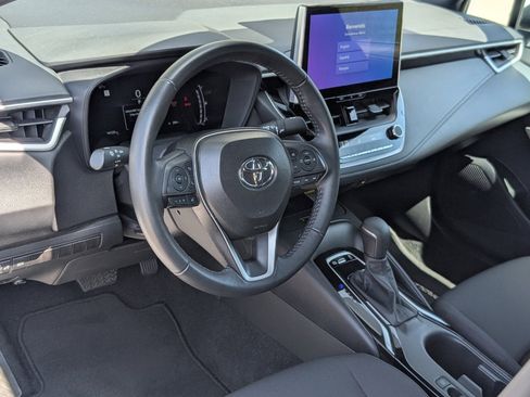 Used 2025 Toyota Corolla SE w/ SE Premium Package image 14