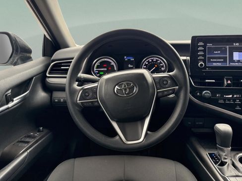 Used 2024 Toyota Camry LE image 9