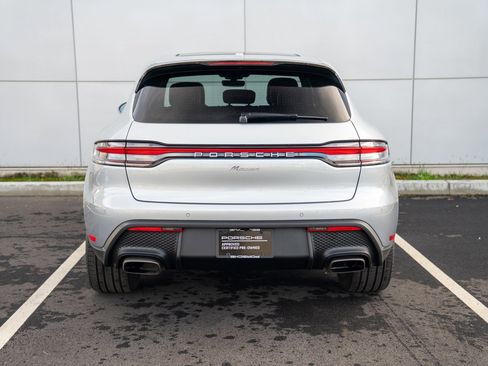 Certified 2025 Porsche Macan image 7