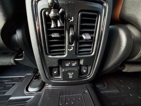 Used 2017 Jeep Grand Cherokee Summit image 24