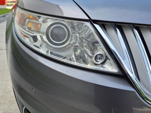 Used 2012 Lincoln MKS FWD image 21