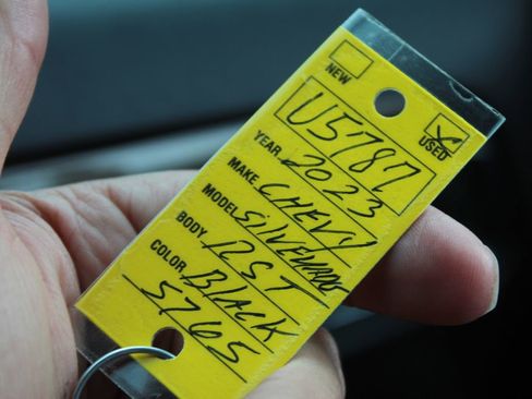 Used 2023 Chevrolet Silverado 1500 RST image 2