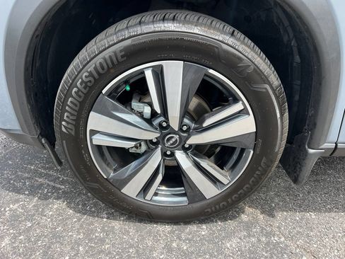 Used 2023 Nissan Rogue SL AWD/4WD image 8