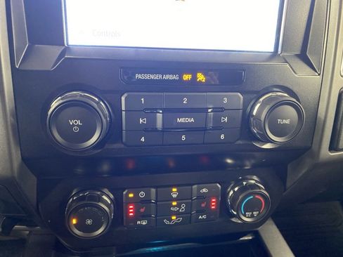 Used 2020 Ford F150 XLT w/ Equipment Group 302A Luxury AWD/4WD image 36