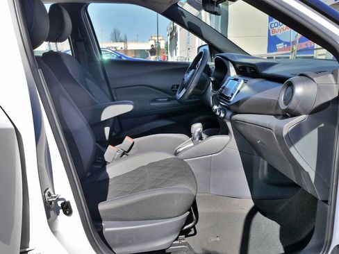 Used 2020 Nissan Kicks S image 12