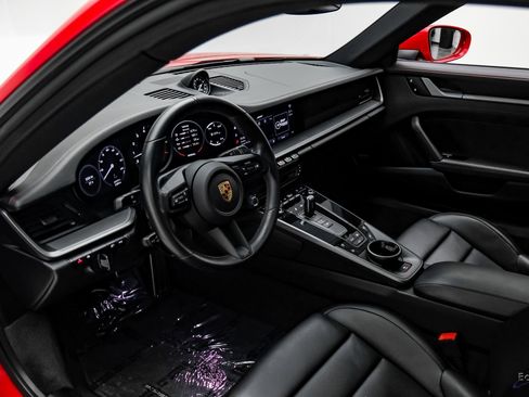 Used 2024 Porsche 911 Carrera w/ Premium Package image 37