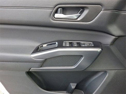 Used 2024 Nissan Pathfinder SL w/ SL Premium Package image 13