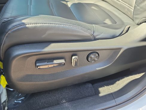Used 2022 Honda CR-V Touring image 21