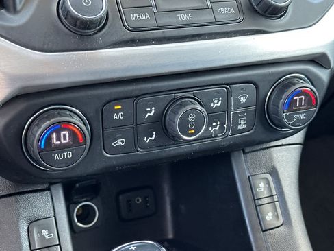 Used 2019 GMC Acadia SLT w/ LPO, Cargo Package FWD image 22