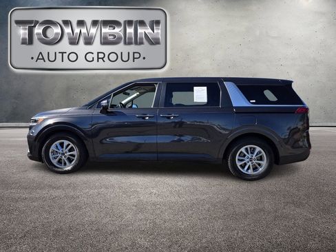 Used 2024 Kia Carnival LX FWD image 8