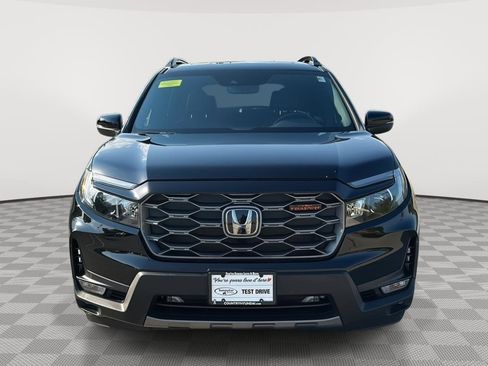 Used 2023 Honda Passport TrailSport image 2