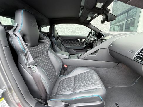 Used 2017 Jaguar F-TYPE SVR image 46