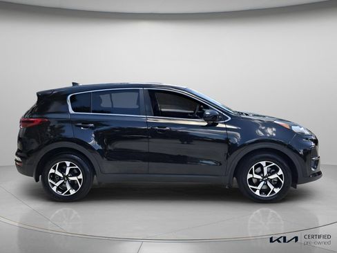 Certified 2022 Kia Sportage LX FWD image 4