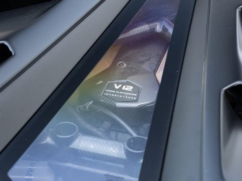 Used 2020 Lamborghini Aventador SVJ AWD/4WD image 48