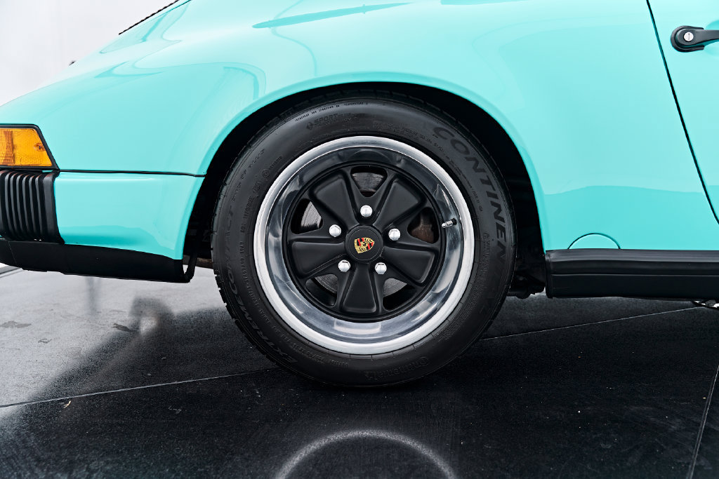 Used 1988 Porsche 911 Carrera RWD image 27