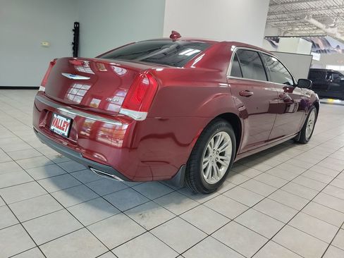 Used 2019 Chrysler 300 Touring w/ Driver Convenience Group RWD image 10