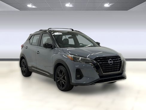 Used 2024 Nissan Kicks SR w/ SR Premium Package FWD image 6