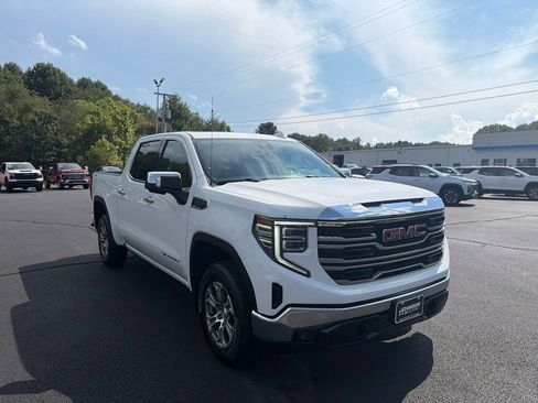 Used 2025 GMC Sierra 1500 SLT AWD/4WD image 3